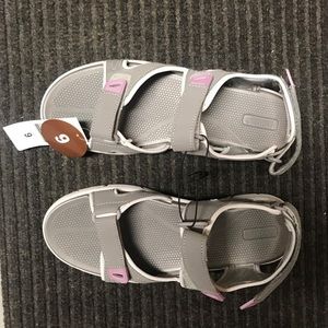 Khombu sandals NEW